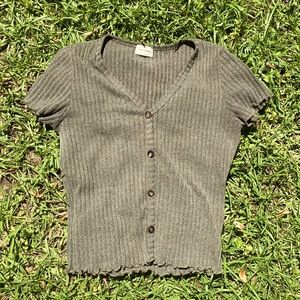 Army green button down fitted top